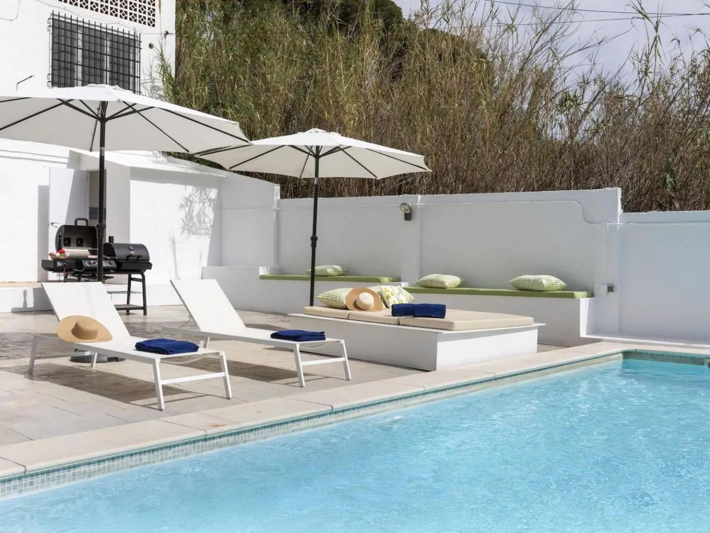 Casa Canyet Con Piscina A Un Paso De Barcelona Y La Playa Badalona Eksteriør bilde