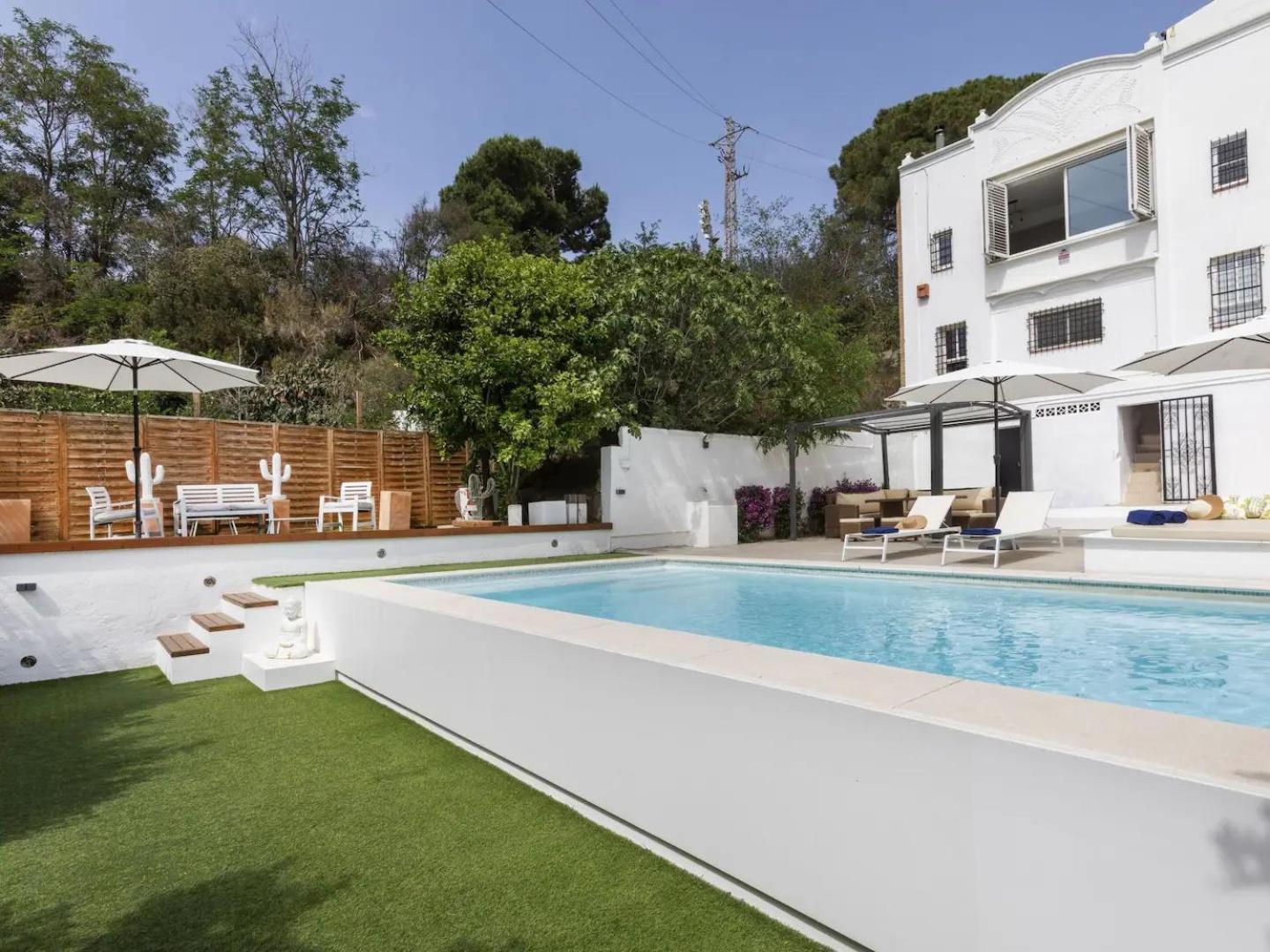 Casa Canyet Con Piscina A Un Paso De Barcelona Y La Playa Badalona Eksteriør bilde